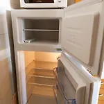 Relax Pool - Free Parking Garage Apartment