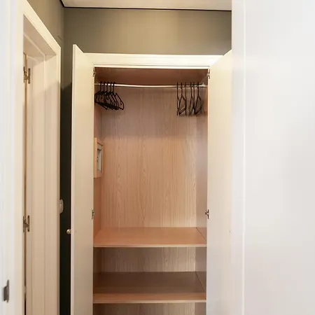 Relax Pool - Free Parking Garage Apartment