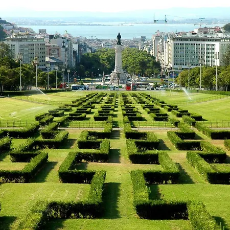 Relax Pool - Free Parking Garage Apartment Lisbon
