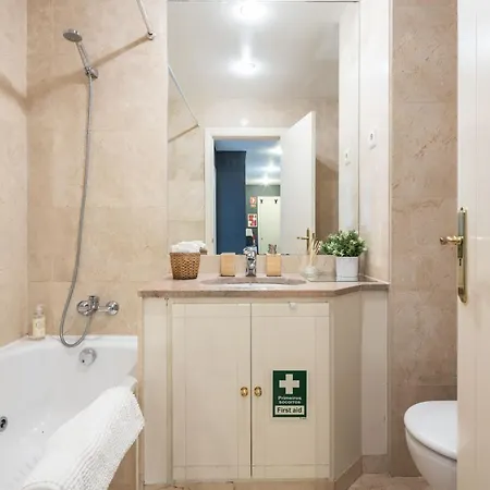 Relax Pool - Free Parking Garage Apartment Lisbon