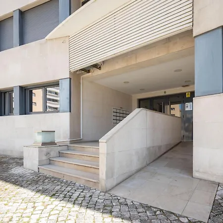 Relax Pool - Free Parking Garage Lisbon