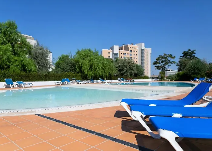 Relax Pool - Free Parking Garage Apartment *