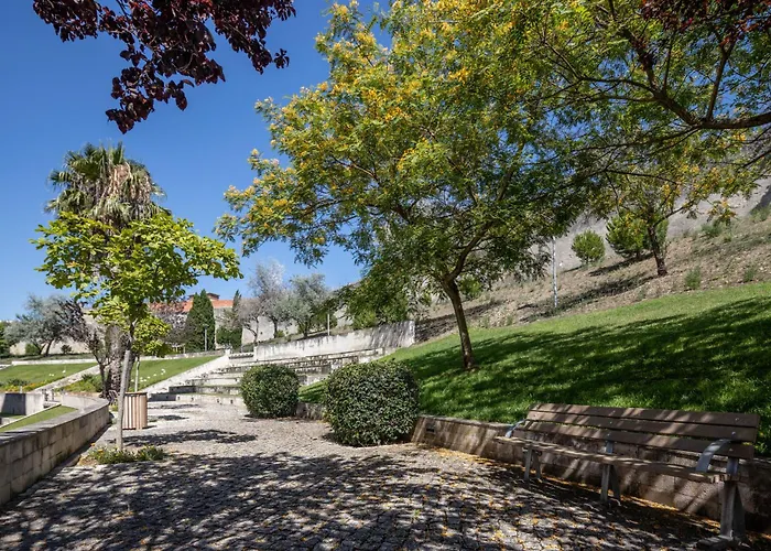 Relax Pool - Free Parking Garage Apartment