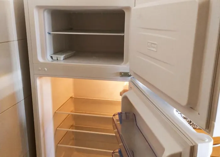 Relax Pool - Free Parking Garage Apartment