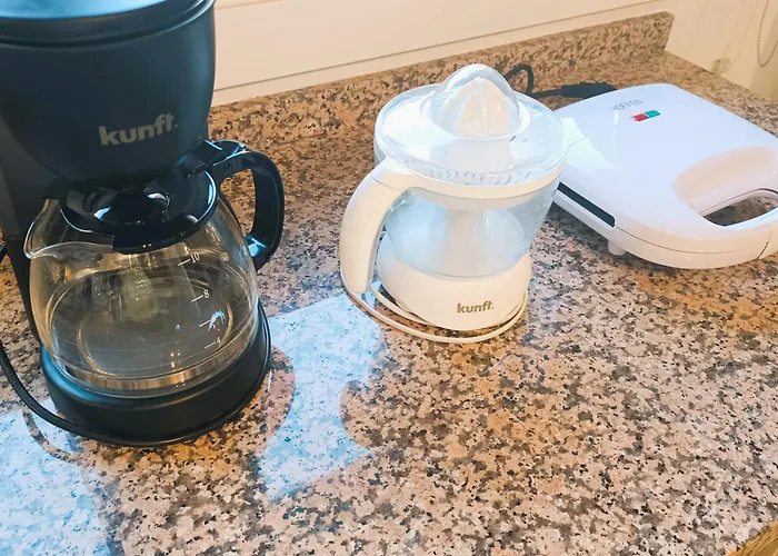 Relax Pool - Free Parking Garage Apartment *