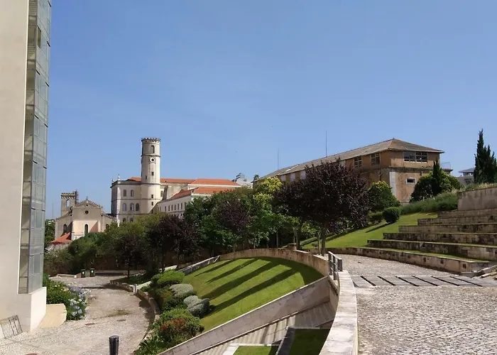 Relax Pool - Free Parking Garage