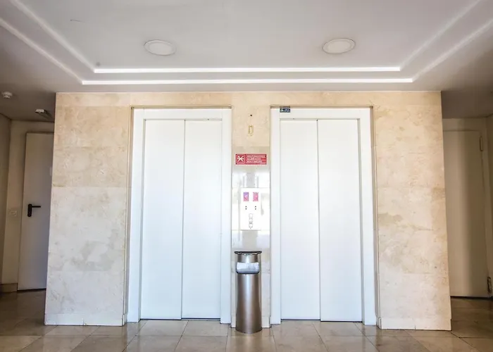 Apartment Relax Pool - Free Parking Garage