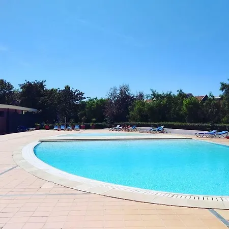 Relax Pool - Free Parking Garage דירה