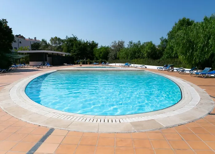Апартаменты Relax Pool - Free Parking Garage *