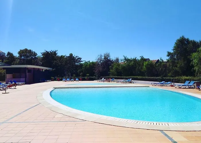 Relax Pool - Free Parking Garage Апартаменты